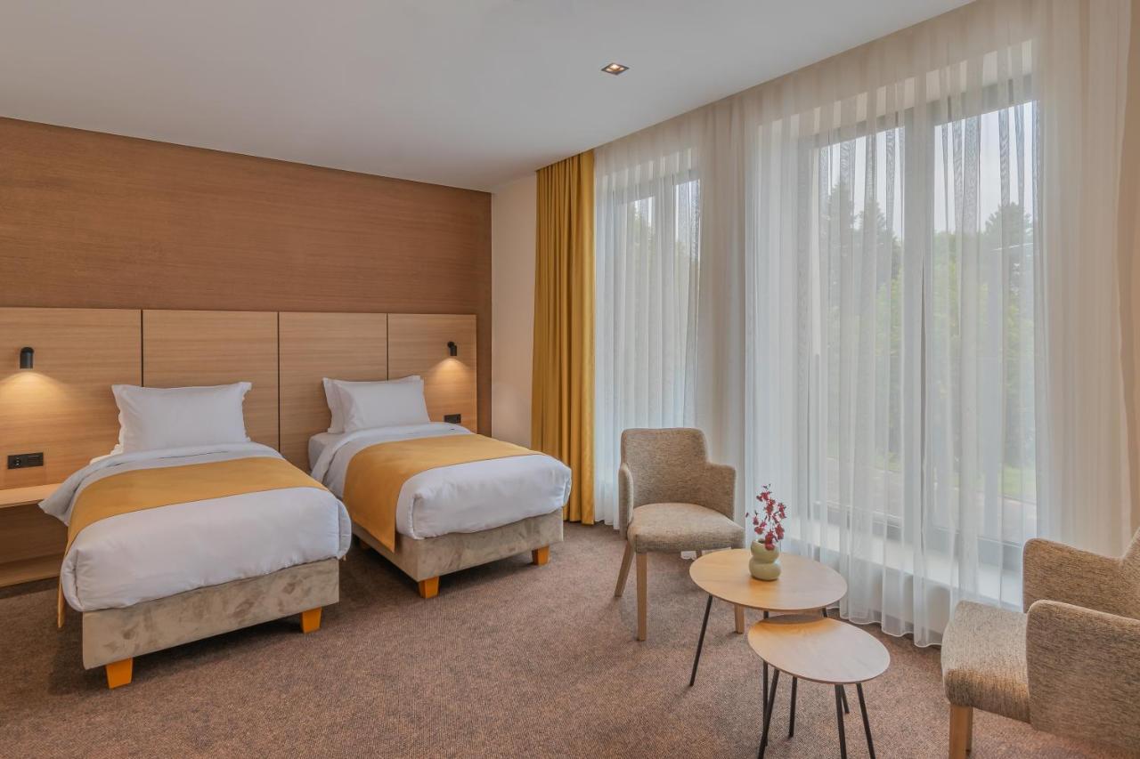 Hotel Osetia Garden Momčilgrad Exteriér fotografie