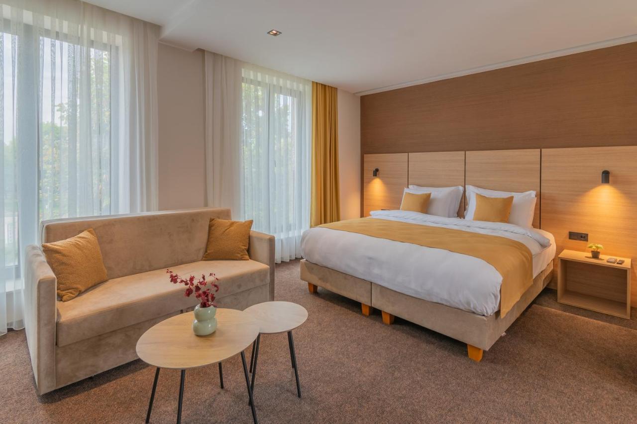 Hotel Osetia Garden Momčilgrad Exteriér fotografie