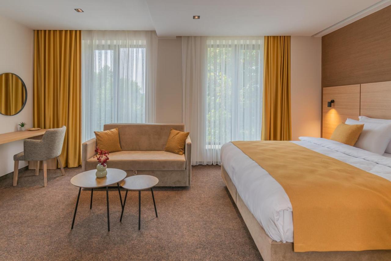 Hotel Osetia Garden Momčilgrad Exteriér fotografie