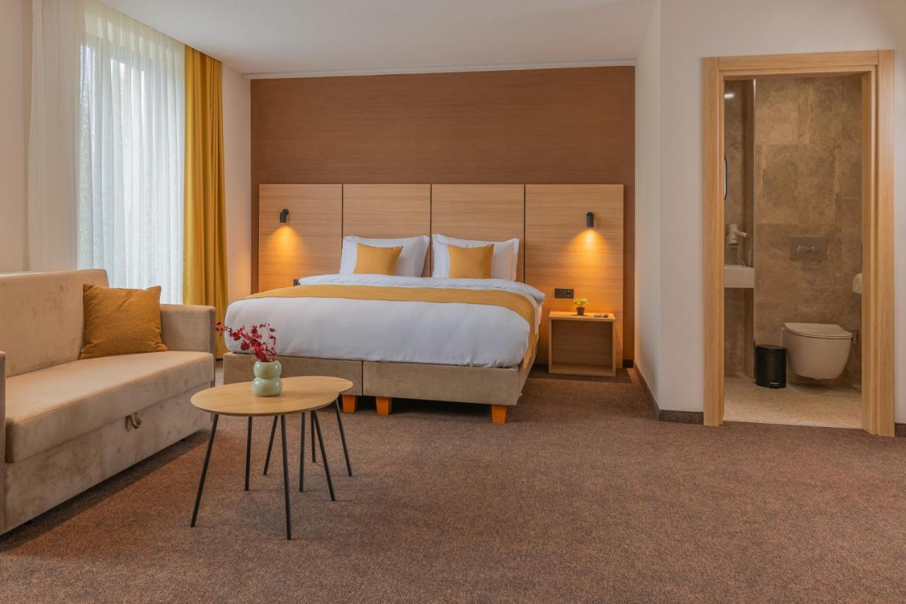 Hotel Osetia Garden Momčilgrad Exteriér fotografie
