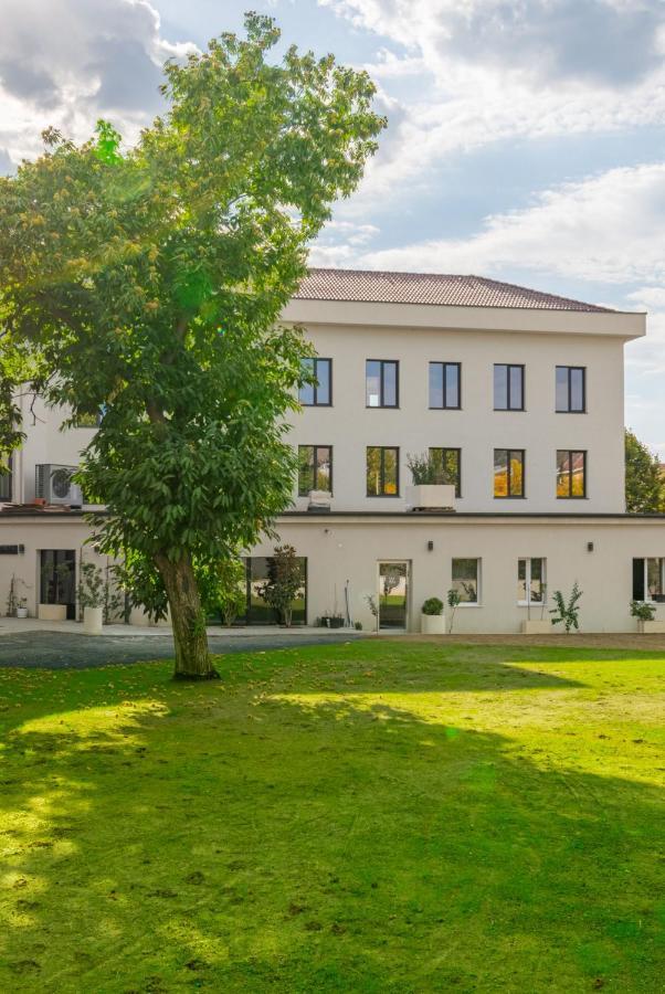 Hotel Osetia Garden Momčilgrad Exteriér fotografie